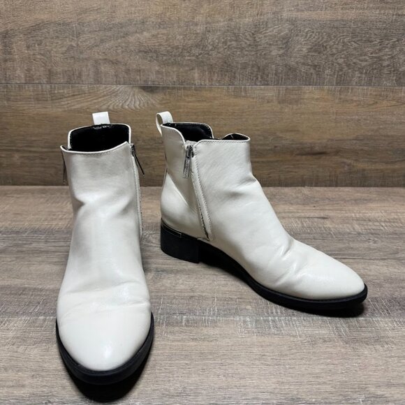 Calvin Dlein Deniece White Block Heel Zipper Clousre Ankle Boots Women's Size 8 - Picture 6 of 7